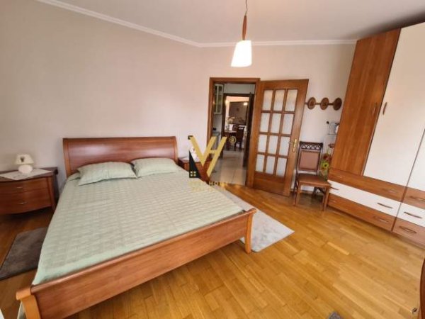 Tirane, jepet me qera apartament 2+1+BLK Kati 7, 105 m² 800 Euro (BLLOKU)