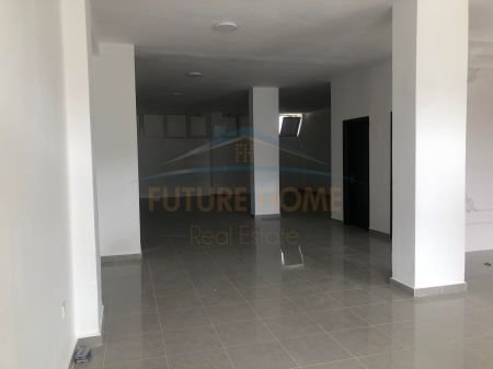 Tirane, shitet ambjent biznesi Kati 0, 119 m² 160.000 Euro (Liqeni i thate)