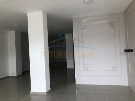 Tirane, shitet ambjent biznesi Kati 0, 119 m² 160.000 Euro (Liqeni i thate)