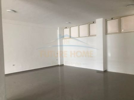 Tirane, shitet ambjent biznesi Kati 0, 119 m² 160.000 Euro (Liqeni i thate)
