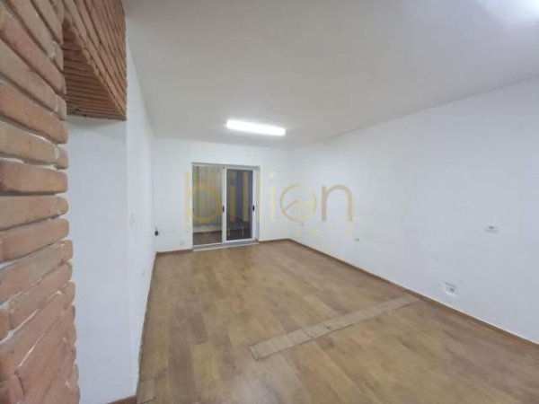 Tirane, shes ambjent biznesi Kati 0, 80 m² 180.000 Euro (Pazari i Ri)