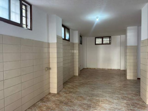 Tirane, shitet ambient biznesi Kati 0, 92 m² 138.000 Euro (Rruga Mihal Grameno)