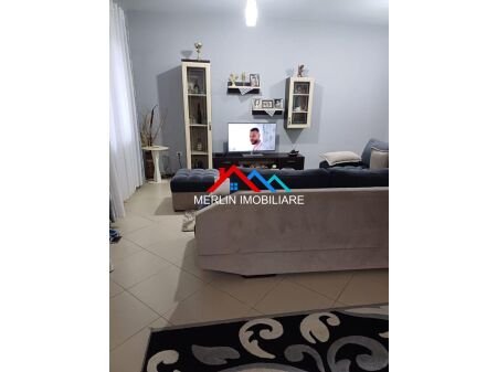 Tirane, shitet Vile 3 Kateshe , 280 m² 210.000 Euro (Sauk, Prane Senatoriumit)