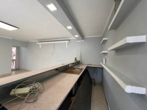 Tirane, shitet ambjent biznesi Kati 0, 67 m² 155.000 Euro (Pazari I Ri)