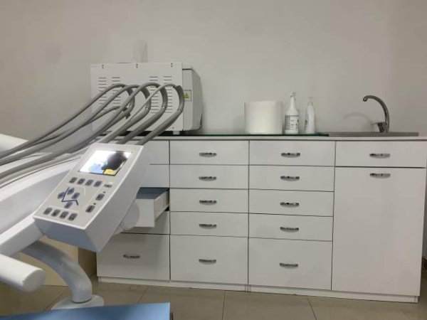 Tirane, Shitet Klinike Dentare me te gjitha pajisjet 12.000 €
