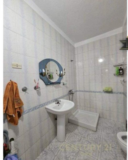 Tirane, shitet apartament Kati 3, 90 m² 142.140 Euro (Prane Shkolles Vasil Shanto)