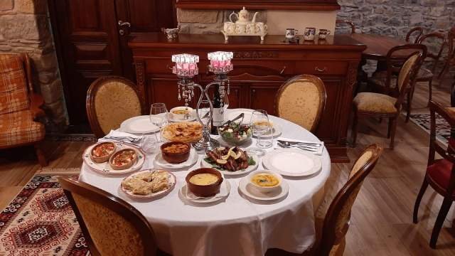 OFROJME AKOMODIM NE NJE NGA HOTELET ME MIKPRITESE DHE TE REHATSHEM NE KORCE, VILA SONNET