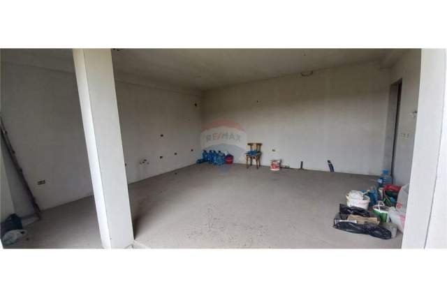 Tirane, shitet apartament 2+1 Kati 4, 94 m² 113.000 Euro (Rruga Petro Nini)