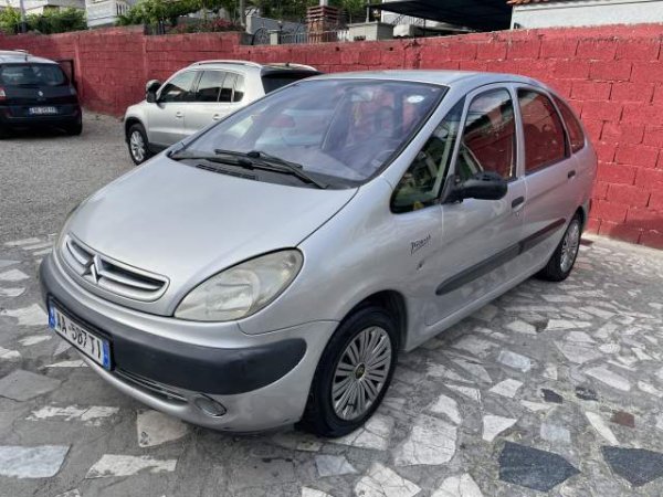 Tirane, shes makine Citroen xsara Viti 2001, 1.200 Euro