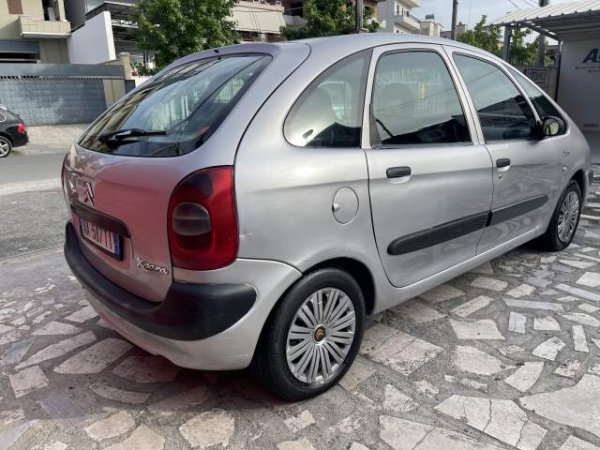 Tirane, shes makine Citroen xsara Viti 2001, 1.200 Euro