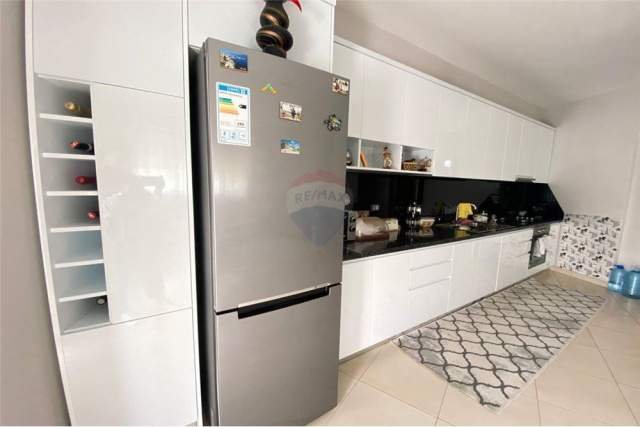 Vlore, shitet apartament 2+1+BLK Kati 3, 166 m² 112.000 Euro (Rruga Transballkanike)