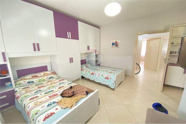 Vlore, shitet apartament 2+1+BLK Kati 3, 166 m² 112.000 Euro (Rruga Transballkanike)