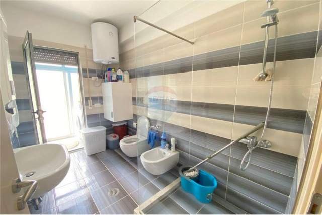 Vlore, shitet apartament 2+1+BLK Kati 3, 166 m² 112.000 Euro (Rruga Transballkanike)