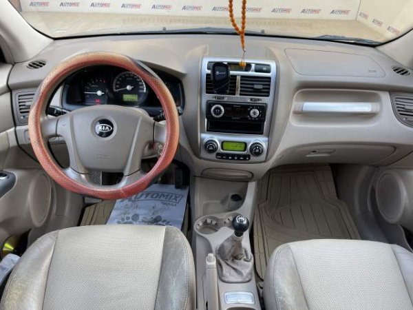 Tirane, shes xhip Kia sportage Viti 2004, 4.900 Euro