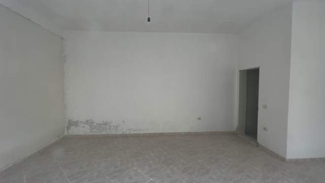 Tirane, shes dyqan Kati 0, 32 m² 24.500 Euro