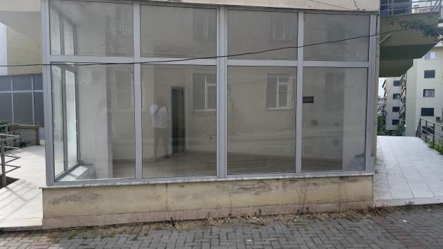Tirane, shes dyqan Kati 0, 33 m² 26.000 Euro (Niko Avrami)