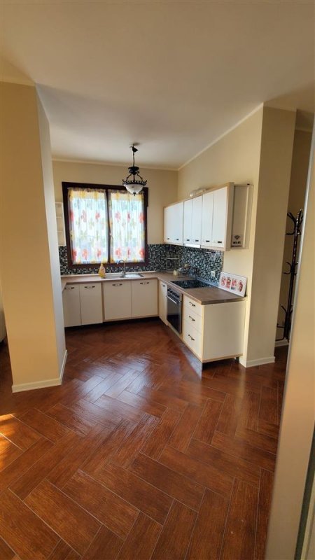 Durres, jap me qera apartament ditore ose me afat te gjate, 2+1+A+BLK Kati 10, 90 m2, (Sefer Efendi)