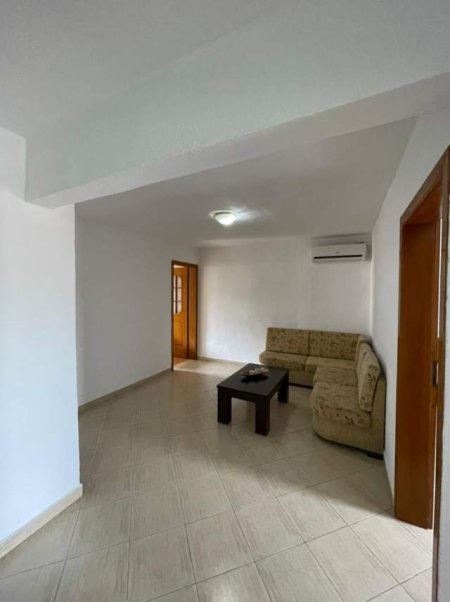Tirane, shitet apartament 3+1 Kati 4, 75 m² 65.000 Euro (Ferit Xhajko)