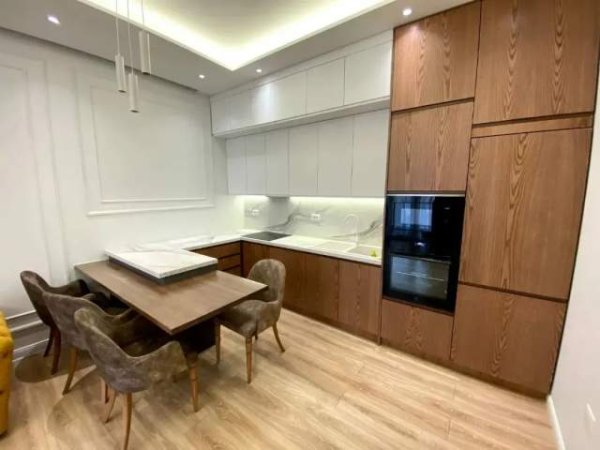 Tirane, jepet me qera apartament 2+1+BLK Kati 5, 100 m² 900 Euro (Rruga e Kavajes)