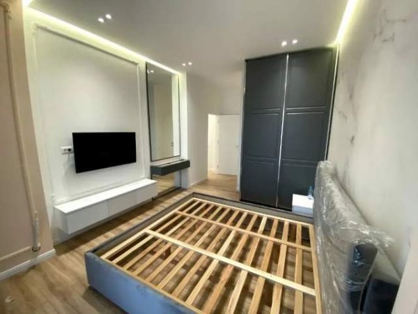 Tirane, jepet me qera apartament 2+1+BLK Kati 5, 100 m² 900 Euro (Rruga e Kavajes)