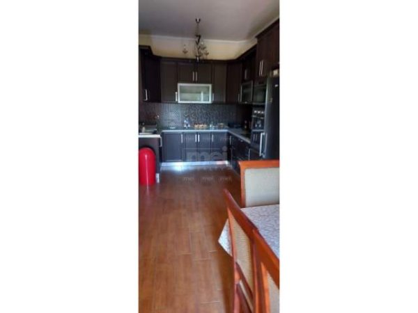 Tirane, jepet me qera Vile 2+1+BLK 95 m² 250 Euro (Laprake)