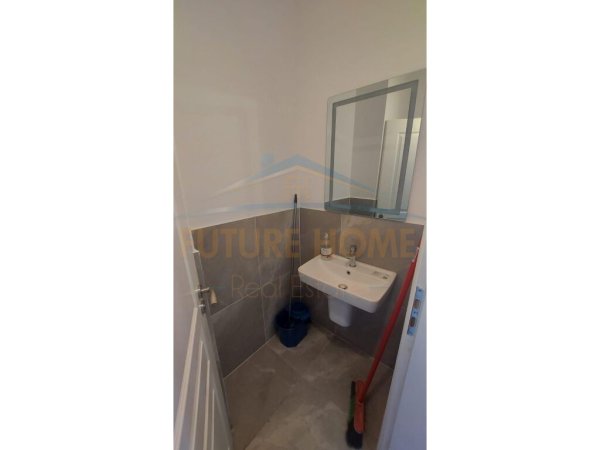 Shitet, Ambient, Rruga Kongresi i Manastirit PRO+37360