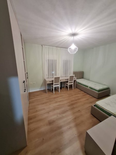 Jepet me qera apartament 2+1, te 21 Dhjetori
