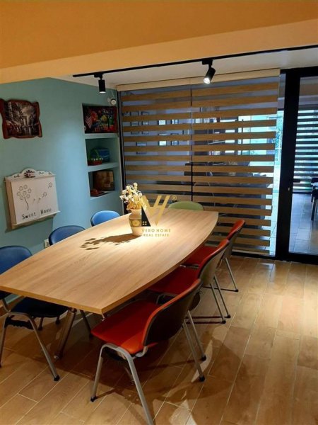 SHITET AMBIENT BIZNESI 41M2 TEK RRUGA MUHAMET GJOLLESHA 98.000 EURO