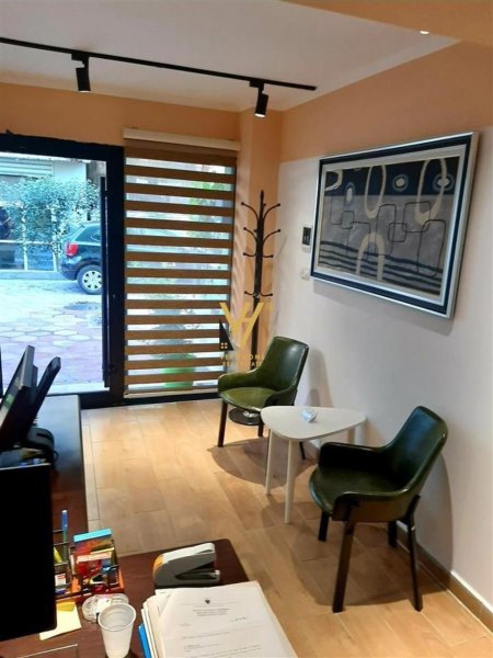 SHITET AMBIENT BIZNESI 41M2 TEK RRUGA MUHAMET GJOLLESHA 98.000 EURO