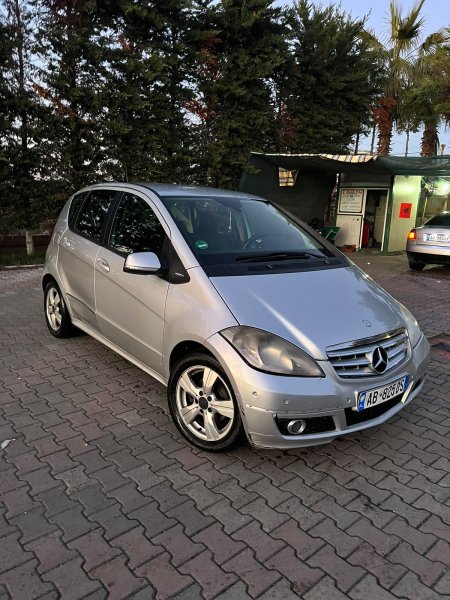 Durres, shes makine Mercedes-Benz a class Viti 2008, 3.200 Euro