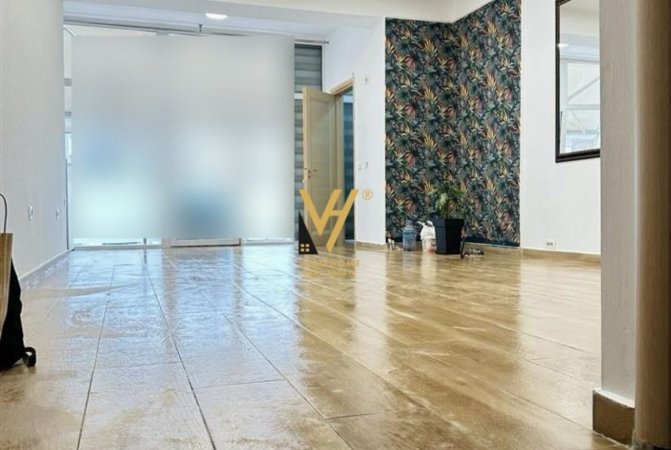 Tirane, shitet ambjent biznesi Kati 0, 57 m² 150.000 Euro (KOMUNA E PARISIT)
