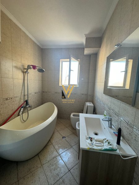 JEPET APARTAMENT 2+1+2+KUZHINA E VECUAR  ME QERA TEK KOMUNA E PARISIT 800 EURO