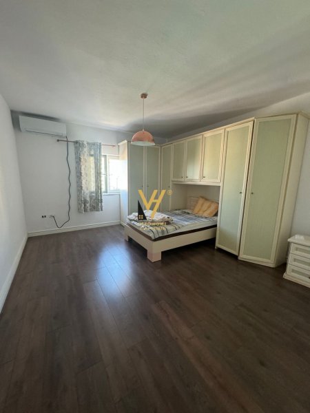 JEPET APARTAMENT 2+1+2+KUZHINA E VECUAR  ME QERA TEK KOMUNA E PARISIT 800 EURO