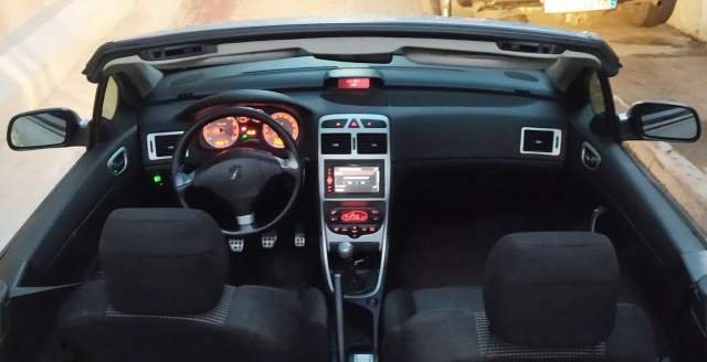 Elbasan, shes kabriolet Peugeot 307 Viti 2004, 1.800 Euro