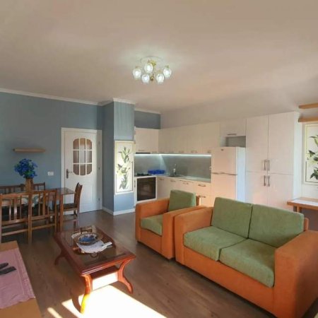 Tirane, shitet apartament Kati 7, 95.000 Euro (Astir)