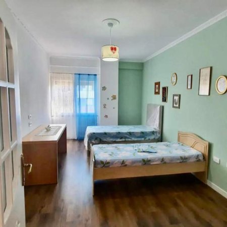 Tirane, shitet apartament Kati 7, 95.000 Euro (Astir)
