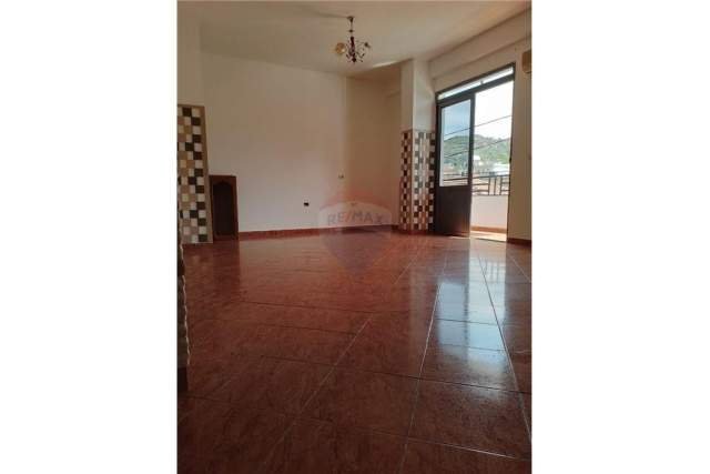 Vlore, shitet apartament 2+1+BLK Kati 2, 94 m² 50.000 Euro (Rruga Perlat Rexhepi)
