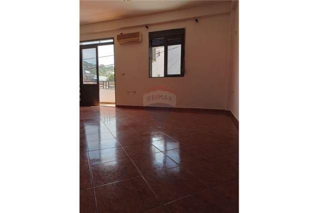 Vlore, shitet apartament 2+1+BLK Kati 2, 94 m² 50.000 Euro (Rruga Perlat Rexhepi)