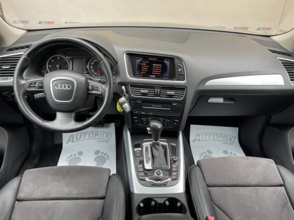 Tirane, shes xhip Audi Q5 Viti 2012, 15.500 Euro
