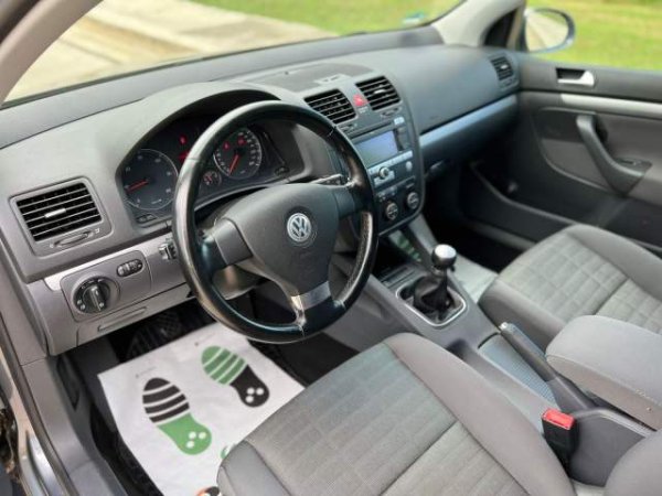shes Volkswagen VW GOLF 5 - KLIMA - 1.9 NAFTE - 2008