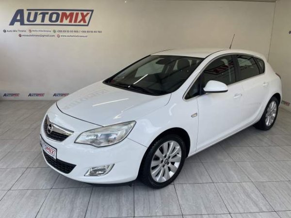 Tirane, shes makine Opel astra Viti 2010, 5.400 Euro