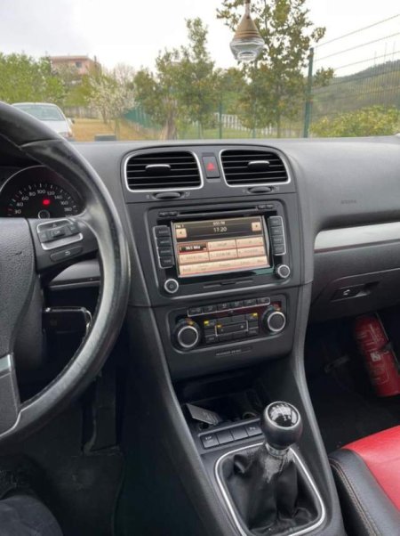 Tirane, shitet makine Volkswagen Golf 6 Viti 2011, 6.000 Euro