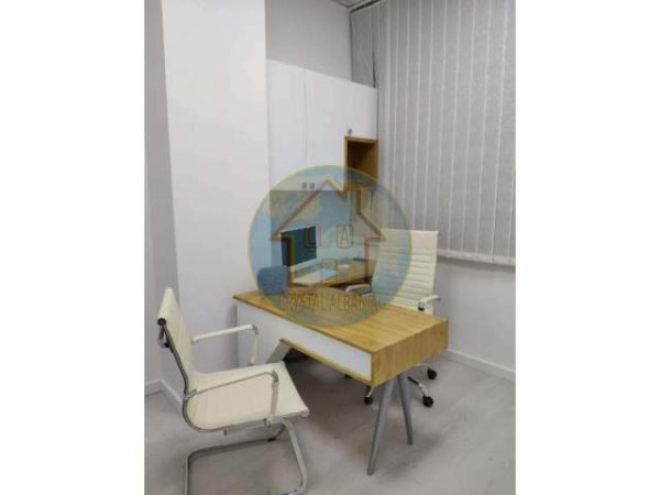 Tirane, shitet zyre Kati 2, 45 m² 90.000 Euro (21 dhjetori)