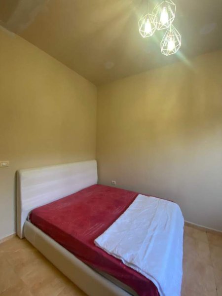 Tirane, jepet me qera apartament 1+1+A+BLK Kati 1, 70 m² 33.000 Leke (Rruga)