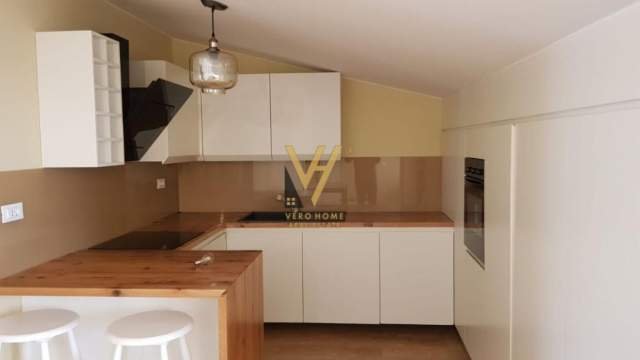 Tirane, jepet me qera apartament 2+1+A+BLK Kati 2, 120 m² 1.200 Euro (NE LONG HILL)