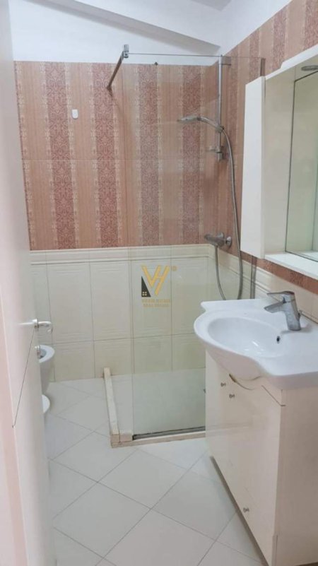 Tirane, jepet me qera apartament 2+1+A+BLK Kati 2, 120 m² 1.200 Euro (NE LONG HILL)