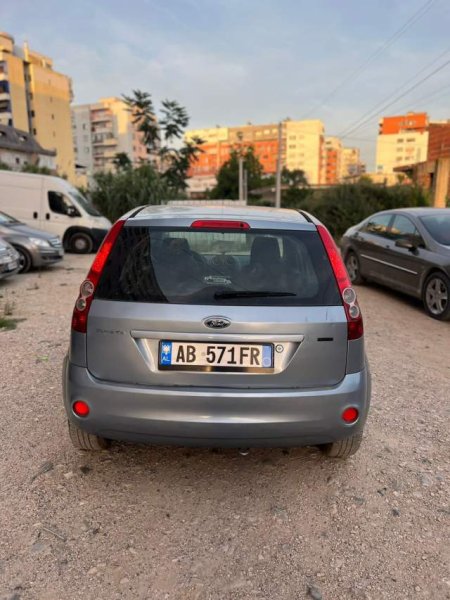 Tirane, shes makine Ford Fiesta Viti 2007, 2.600 Euro