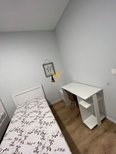 JEPET APARTAMENT 2+1+2 ME QERA TE RRUGA DRITAN HOXHA 800 EURO