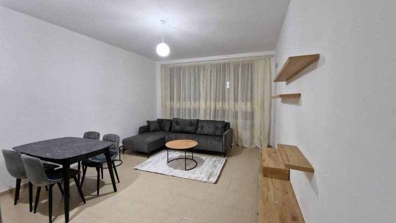 Jepet Apartament me qera 2+1+2 + post parkimi tek Bulevardi i Ri 550 euro (TRR-15346211)