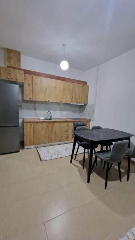 Jepet Apartament me qera 2+1+2 + post parkimi tek Bulevardi i Ri 550 euro (TRR-15346211)